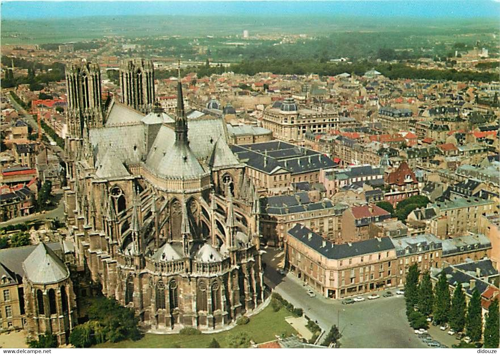 51 - Reims - Cathédrale Notre Dame - L'Abside De La Cathédrale Et La Chapelle Palatine - Vue Aérienne - CPM - Carte Neuv - Reims