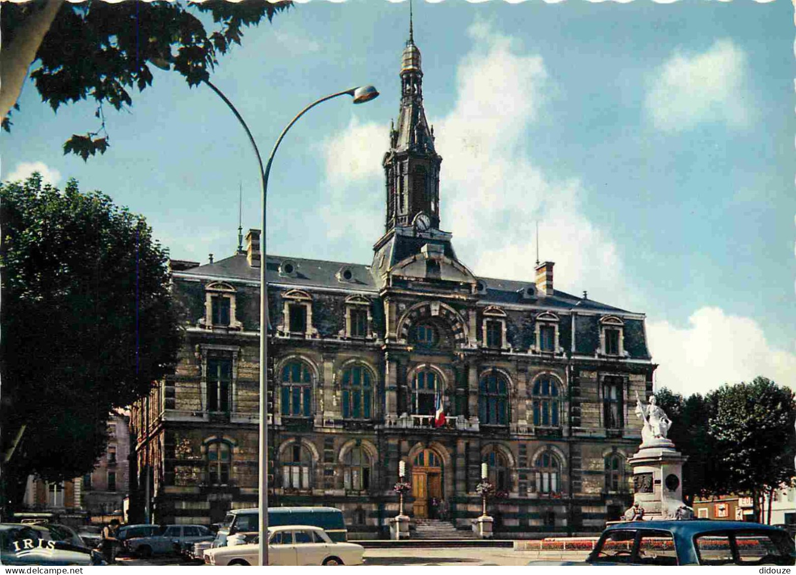 42 - Roanne - Hotel De Ville - Carte Dentelée - CPM - Voir Scans Recto-Verso - Roanne