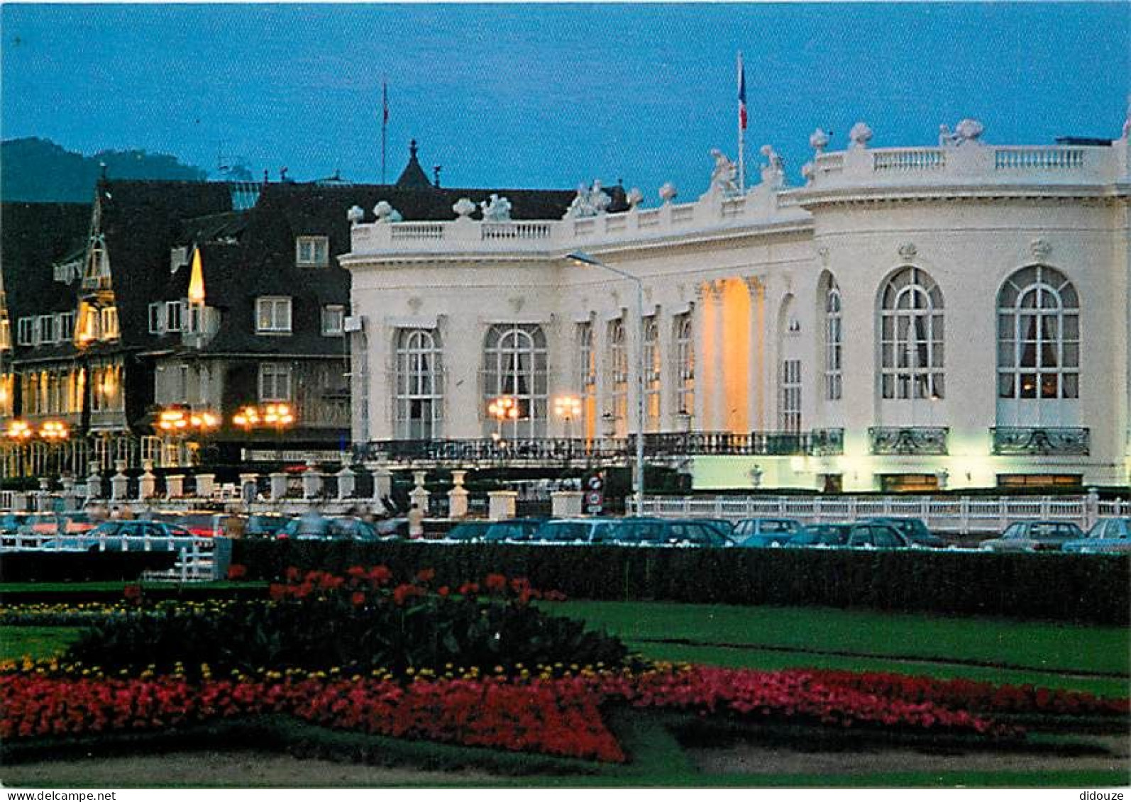 14 - Deauville - Le Casino, Au Centre De La Terrasse De Deauville - Fleurs - Vue De Nuit - Carte Neuve - CPM - Voir Scan - Deauville