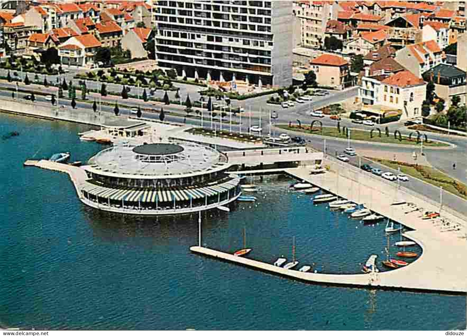 03 - Vichy - Le Plan D'eau - Vue Aérienne Sur Le Yacht Club - Flamme Postale - CPM - Voir Scans Recto-Verso - Vichy