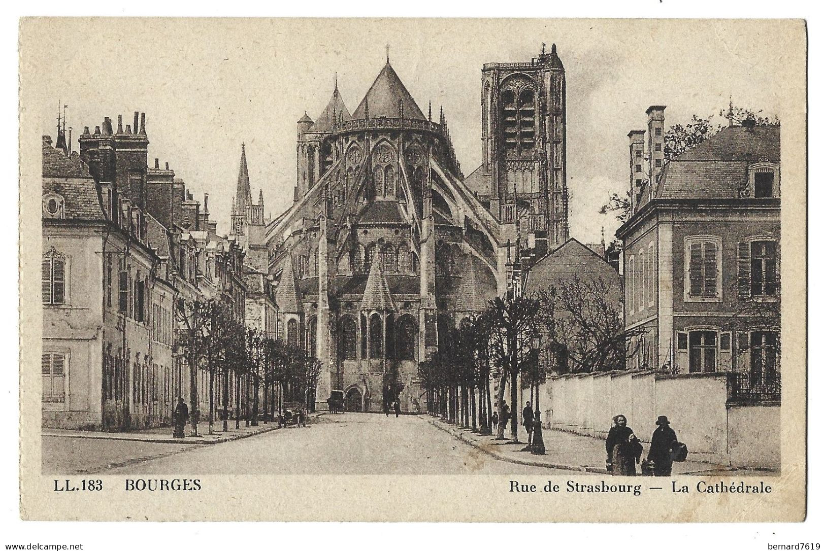 18 Bourges -  Rue De Strasbourg - La Cathedrale - Bourges