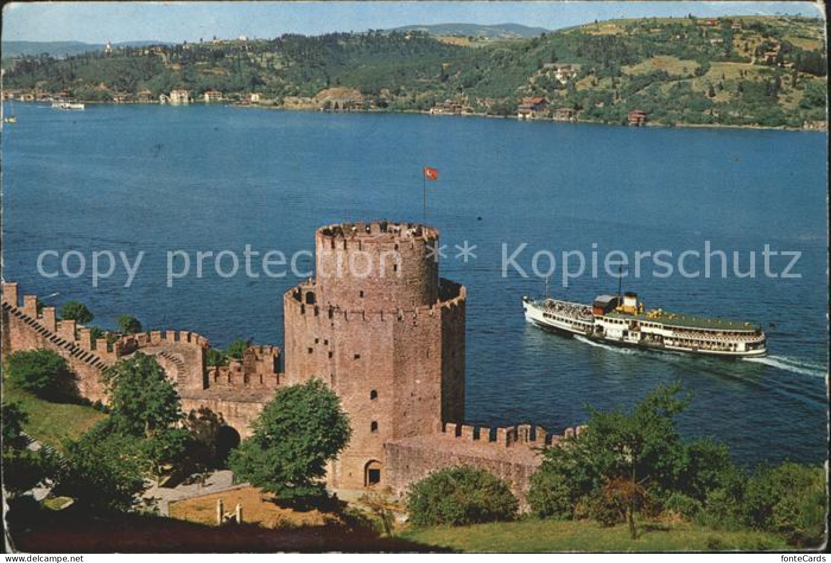 71949864 Istanbul Constantinopel Rumelihisar Bosphorus  - Türkei