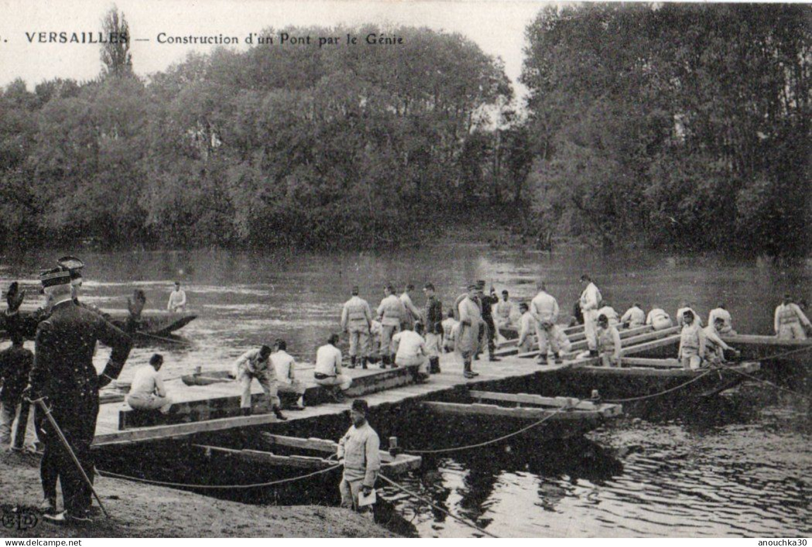 78  CPA  VERSAILLE CONSTRUCTION D'UN PONT PAR LE GENIE - Versailles