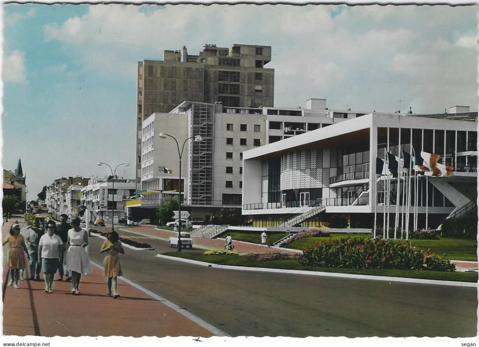 ROYAN   LE PALAIS DES CONGRES   ANNEE 1968 - Royan