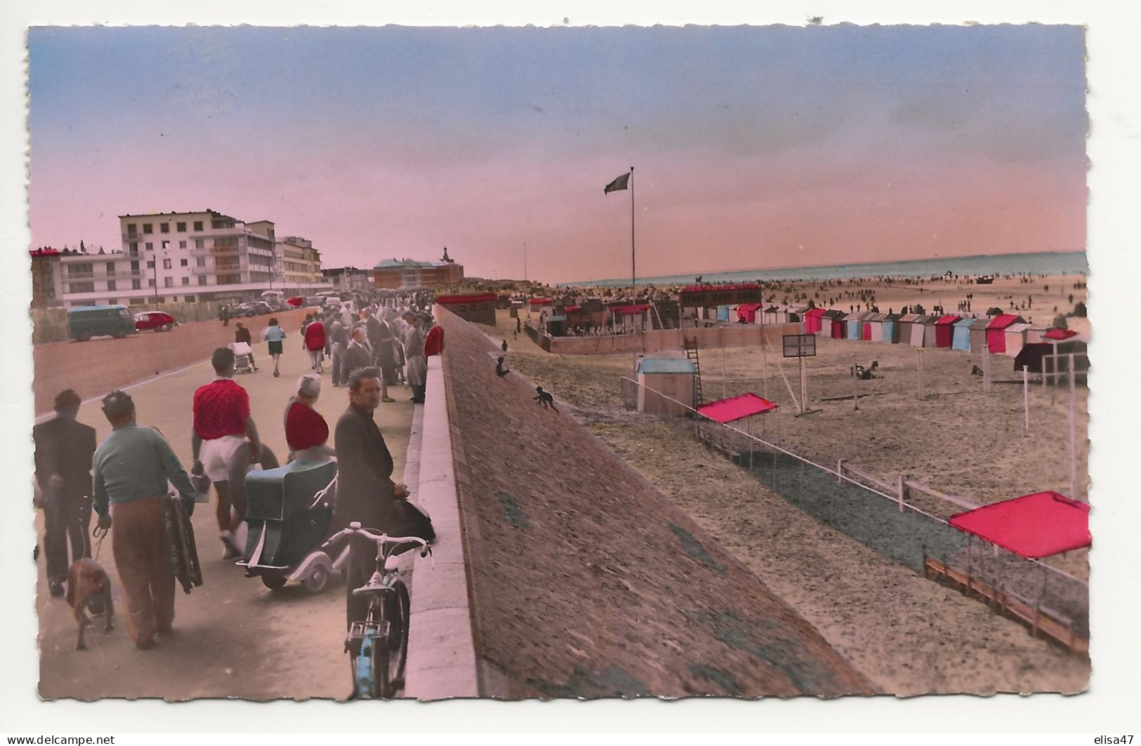 62    BERCK  PLAGE  LA  DIGUE  ET  LA  PLAGE - Berck