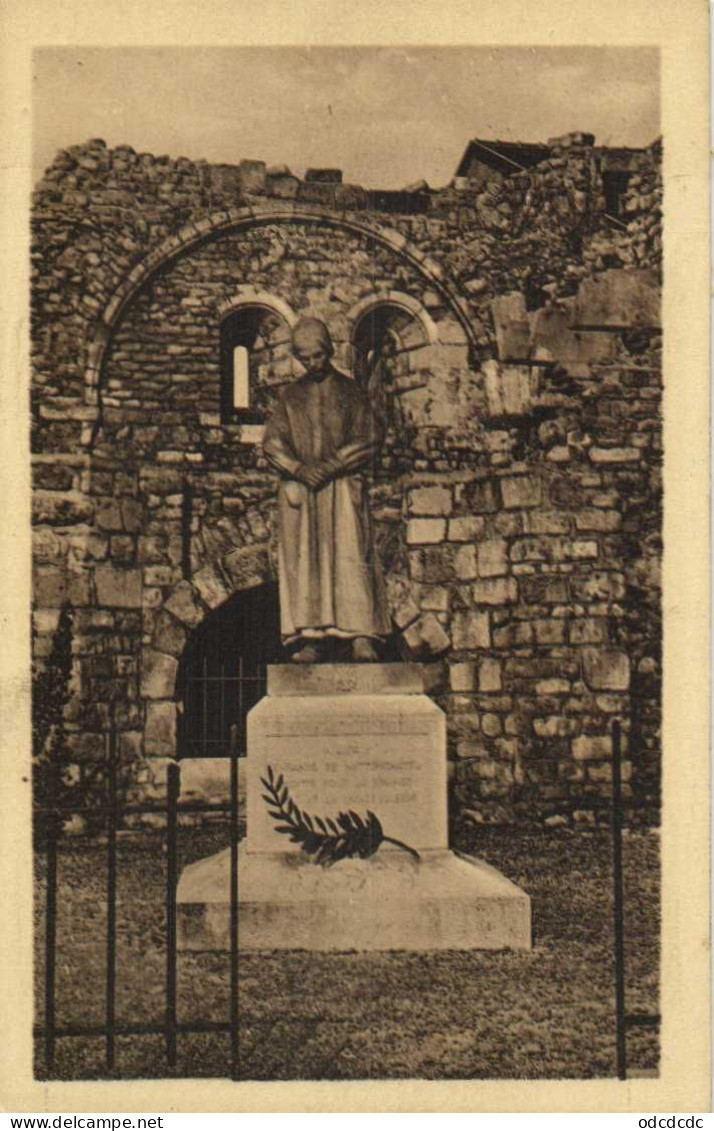 DESTOCKAGE Avant fermeture boutique BON LOT 100 CPA MILITARIA  Patriotiques Monument aux Morts ...  (toutes scannées )