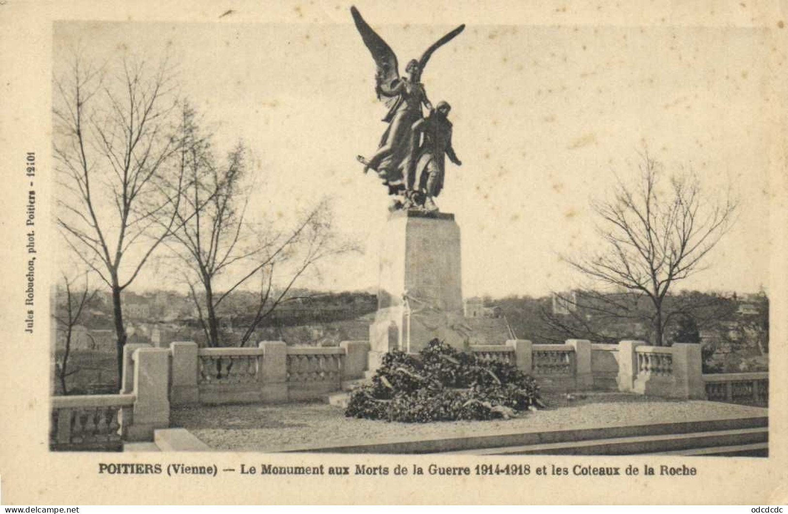 DESTOCKAGE Avant fermeture boutique BON LOT 100 CPA MILITARIA  Patriotiques Monument aux Morts ...  (toutes scannées )