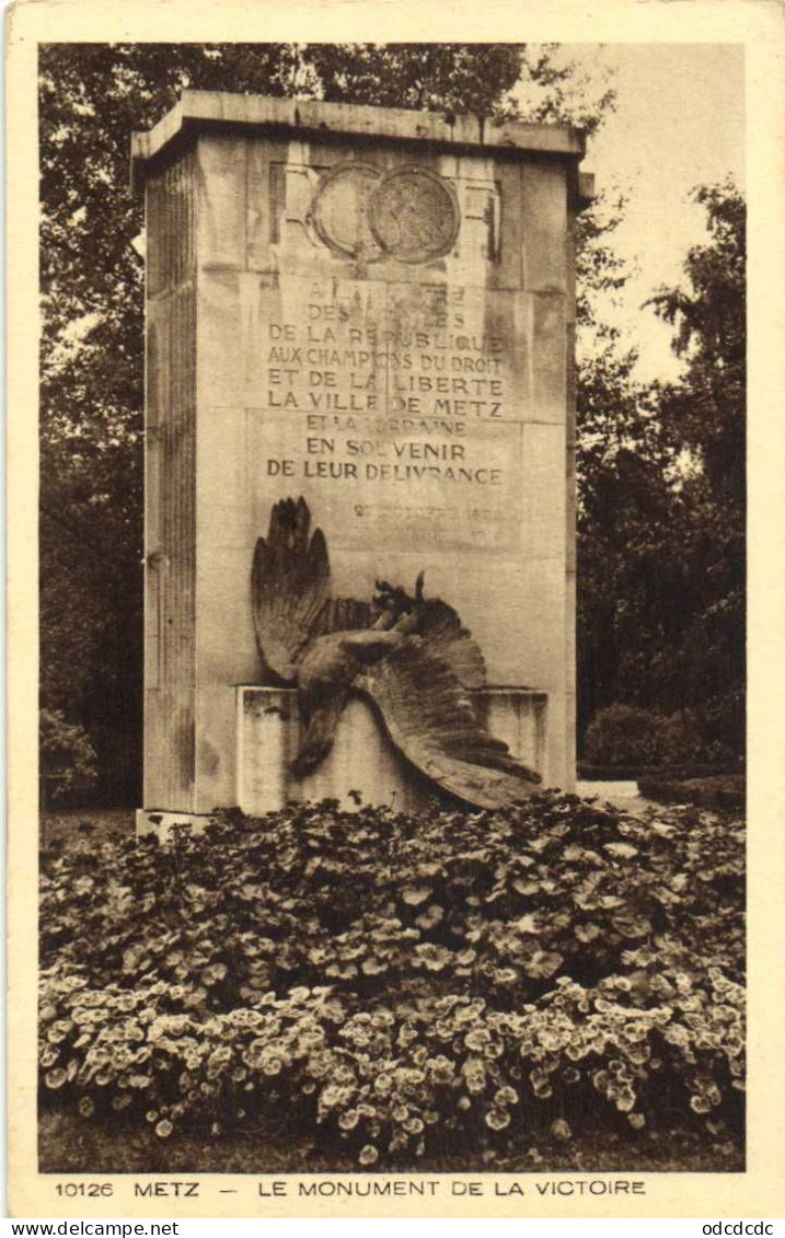 DESTOCKAGE Avant fermeture boutique BON LOT 100 CPA MILITARIA  Patriotiques Monument aux Morts ...  (toutes scannées )