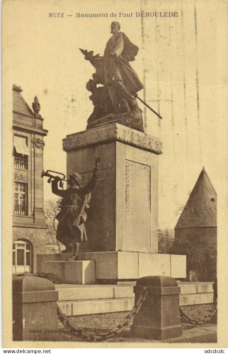 DESTOCKAGE Avant fermeture boutique BON LOT 100 CPA MILITARIA  Patriotiques Monument aux Morts ...  (toutes scannées )