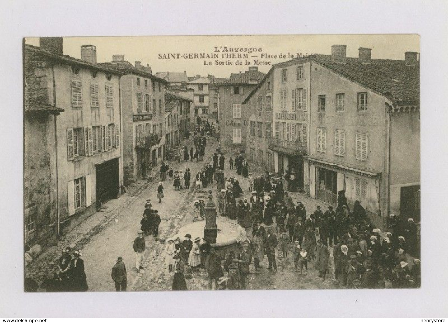 SAINT-GERMAIN L'HERM : Place De La Mairie. La Sortie De La Messe - Animée (z4172) - Autres & Non Classés