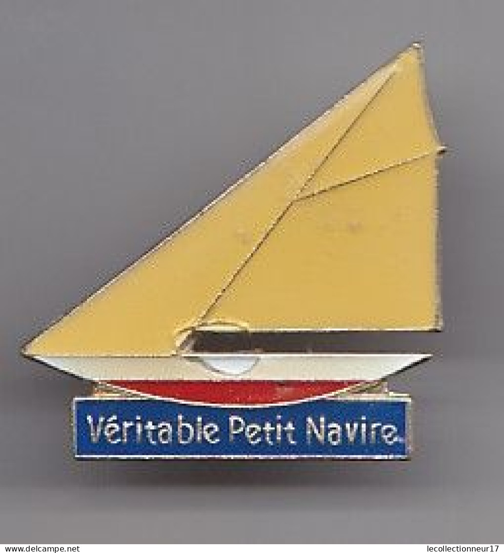 Pin's Bateau Voilier Véritable Petit Navire  Réf 4711 - Boten