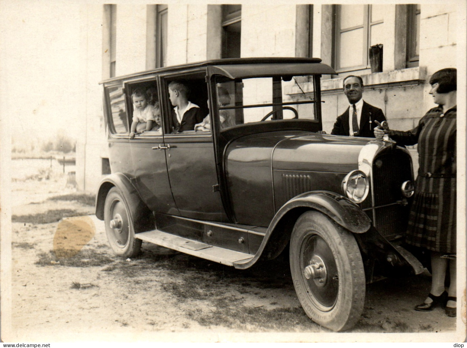 Photographie Photo Vintage Snapshot Amateur Automobile Voiture Auto Famille - Cars