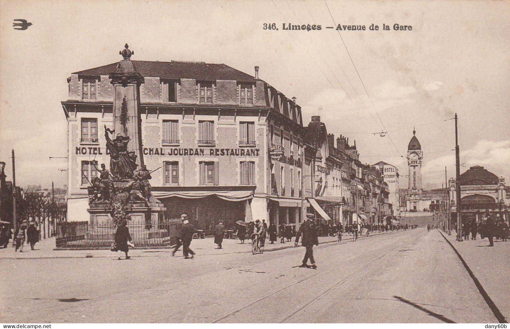 REF.AC . CPA . 87 . LIMOGES . AVENUE DE LA GARE - Limoges