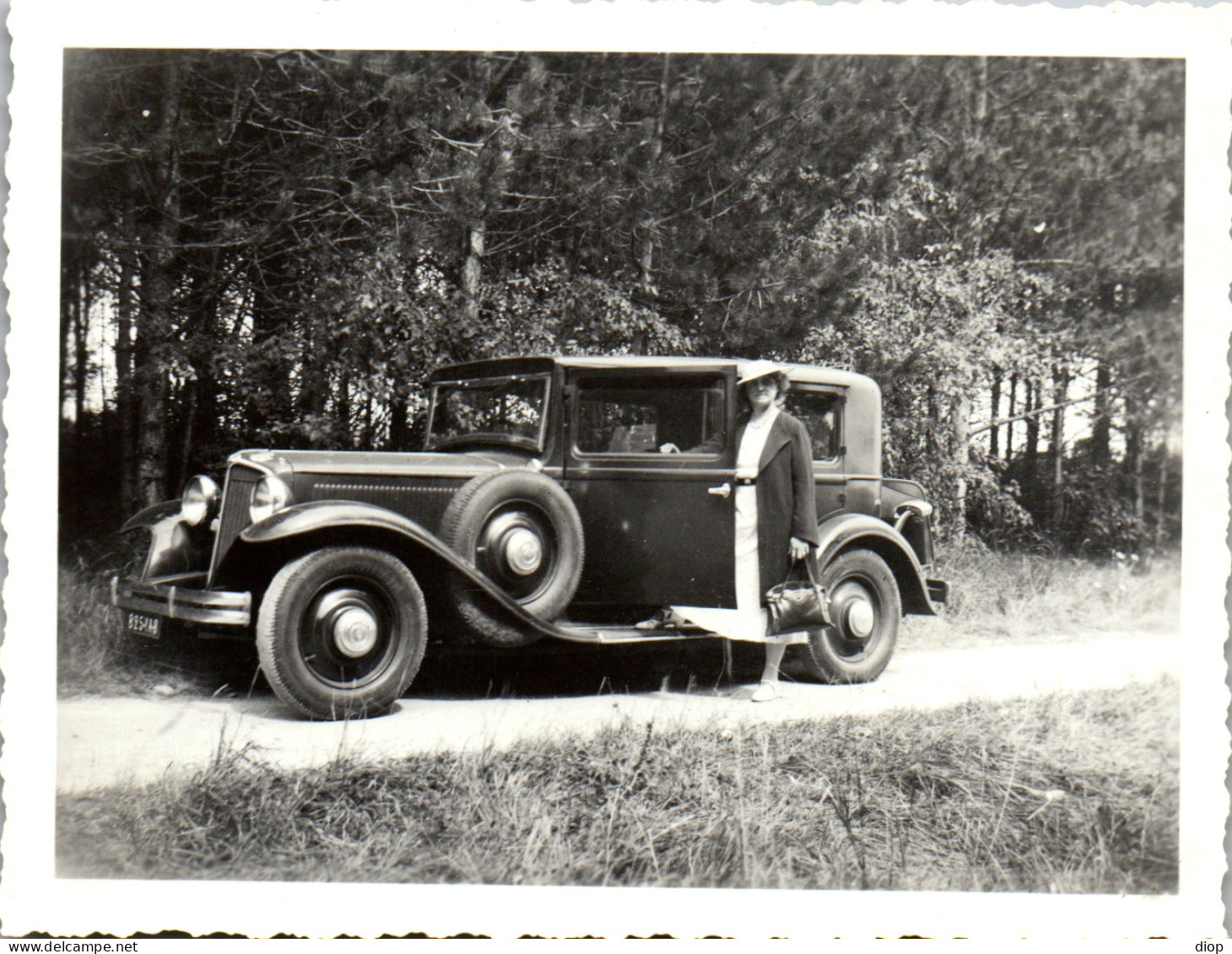 Photographie Photo Vintage Snapshot Amateur Automobile Voiture Auto Femme - Cars