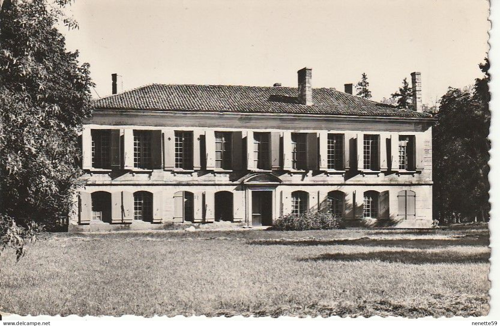 33 ARBANATS -- Le Château CPSM - Altri & Non Classificati