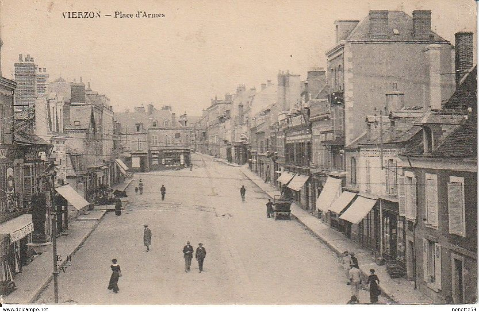 18 VIERZON -- Place D'Armes - Vierzon