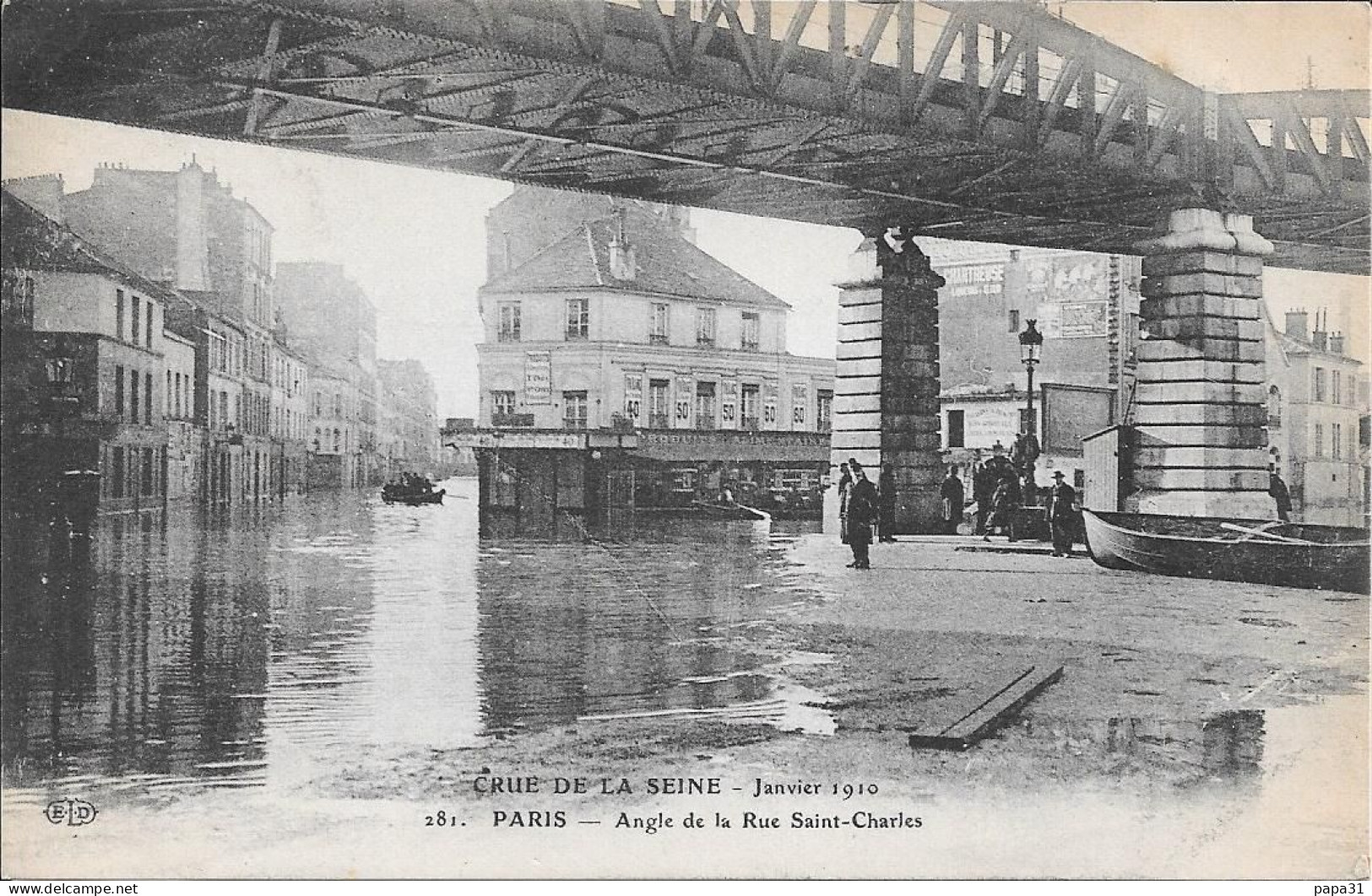 CRUE DE LA SEINE   Janvier  1910 - PARIS - Angle De La Rue Saint Charles - De Overstroming Van 1910