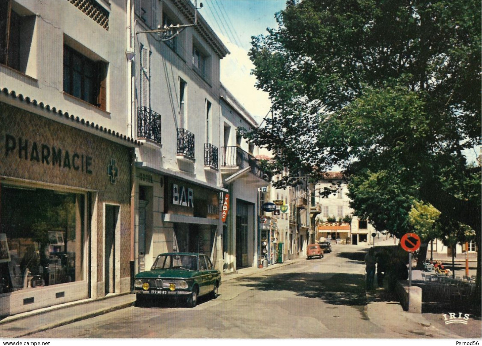 CP 83 Var Montauroux Voiture Ancienne 4 L    B M W COMMERCES Bar Pharmacie - Montauroux