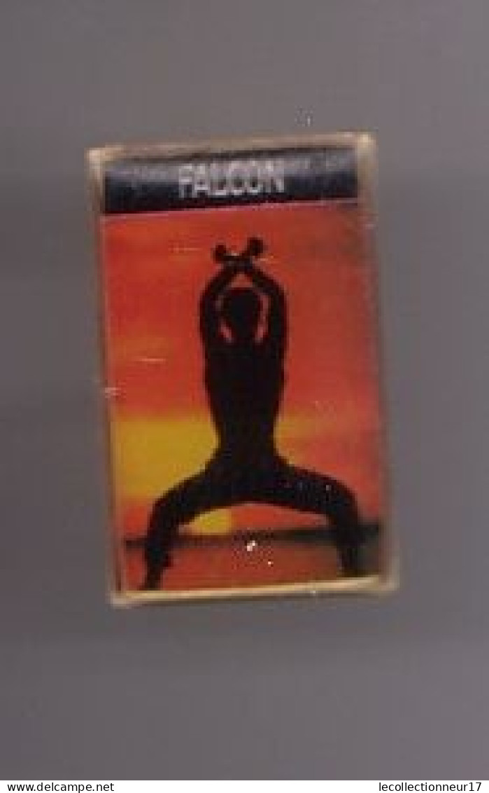 Pin's Falcon Parfum Pour Homme Réf 823 - Sonstige & Ohne Zuordnung