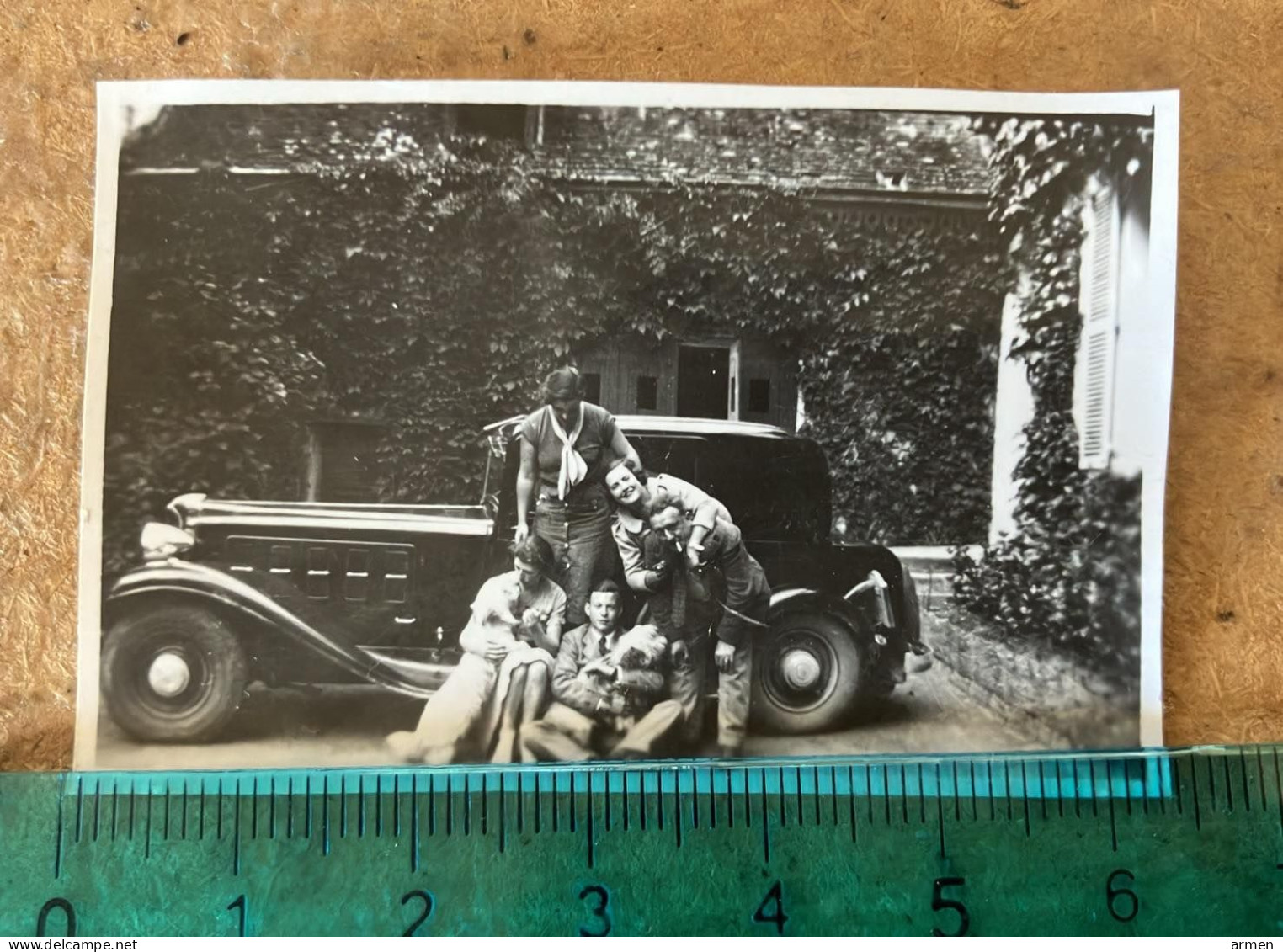 Real Photo - Voiture Automobile Famille Devant  Sa Voiture - Cars