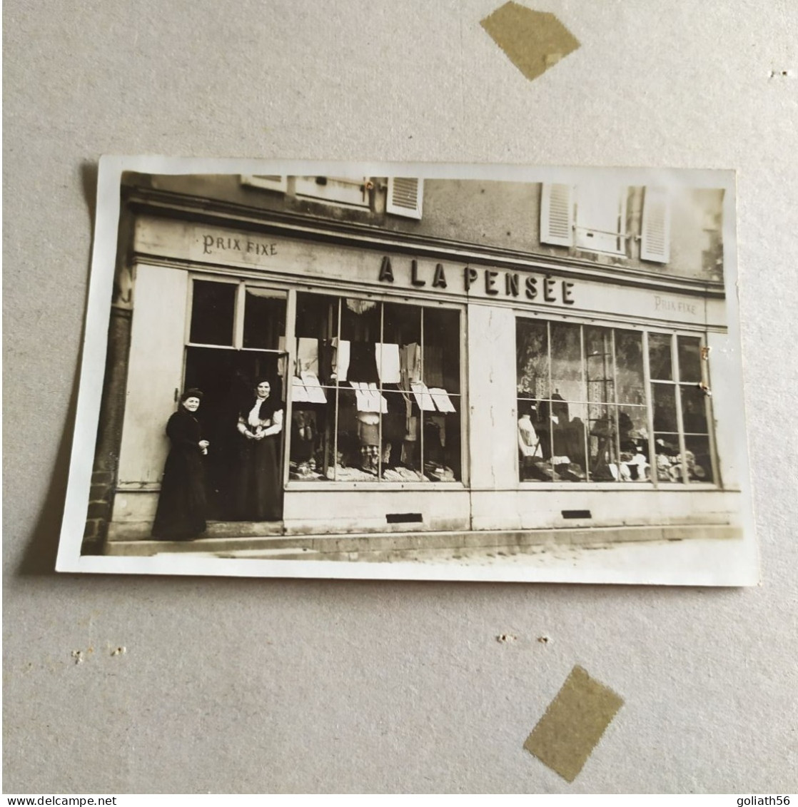 CPA D'Ernée - Boutique Ancienne De Vêtements A LA PENSEE - Marqué Derrière Au Crayon: Un Bonjour D'Ernée, Carte Animée - Ernee