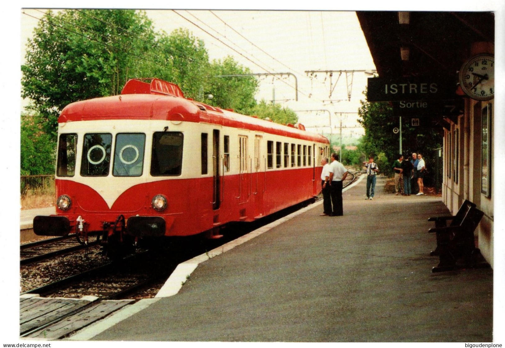 CP  De L'Association De Sauvegarde De L'Autorail X 2403 En Gare D'ISTRES - Estaciones Con Trenes