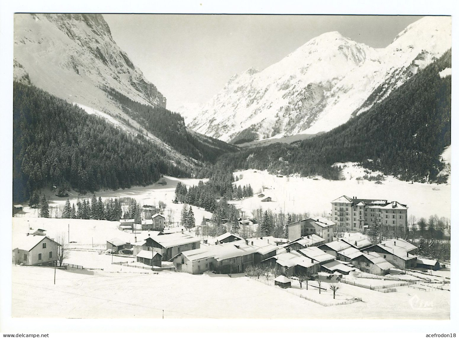 PRALOGNAN-LA-VANOISE - Vue Sur Le Foyer De La Mutuelle Générale Des P. Et T., Et Le Petit Mont Blanc - Pralognan-la-Vanoise