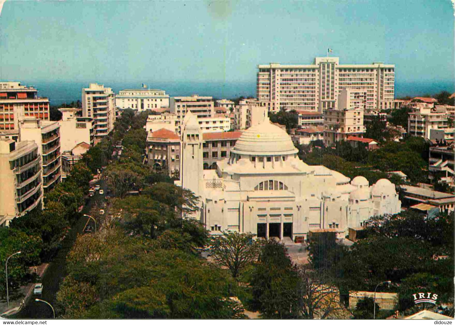 Sénégal - Dakar - Au Premier Plan La Cathédrale Du Souvenir Africain - Immeubles - Architecture - CPM - Voir Timbre - Vo - Senegal