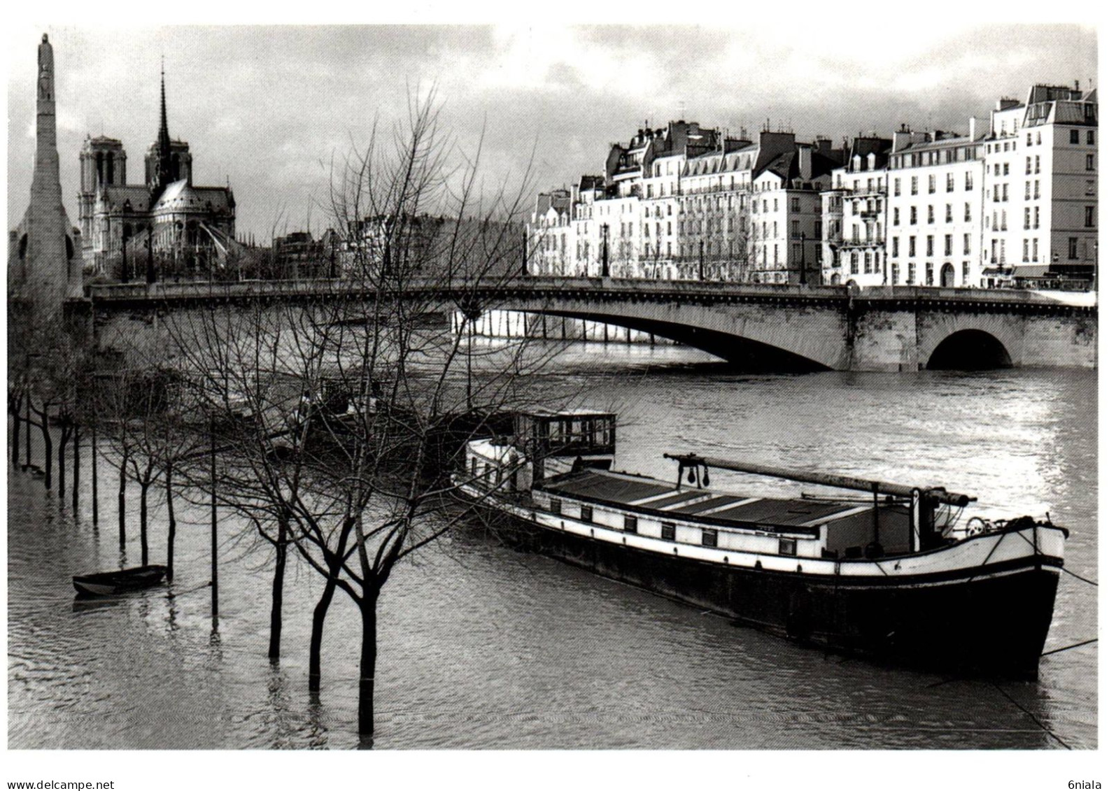 PENICHE Péniche  Photo Jean MOUNICQ Le Pont Des Tournelles  (   21617 ) - Binnenschepen