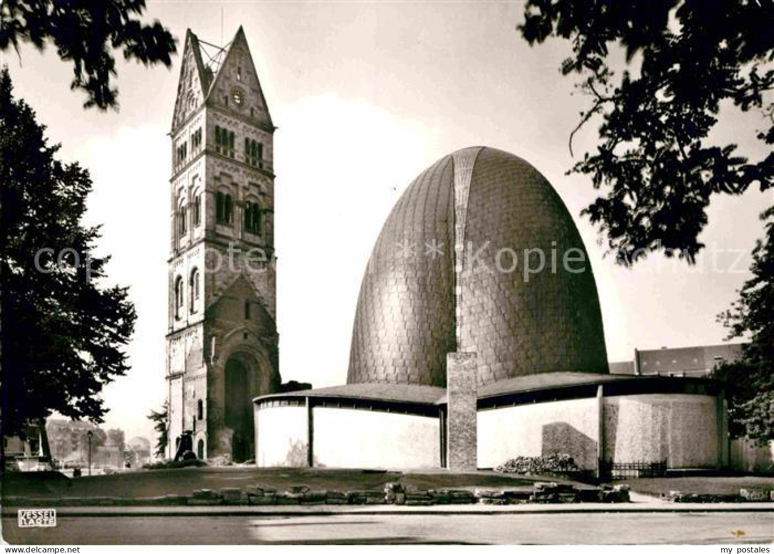 72829831 Duesseldorf St. Rochus Alter Turm Und Neue Kirche Duesseldorf - Duesseldorf