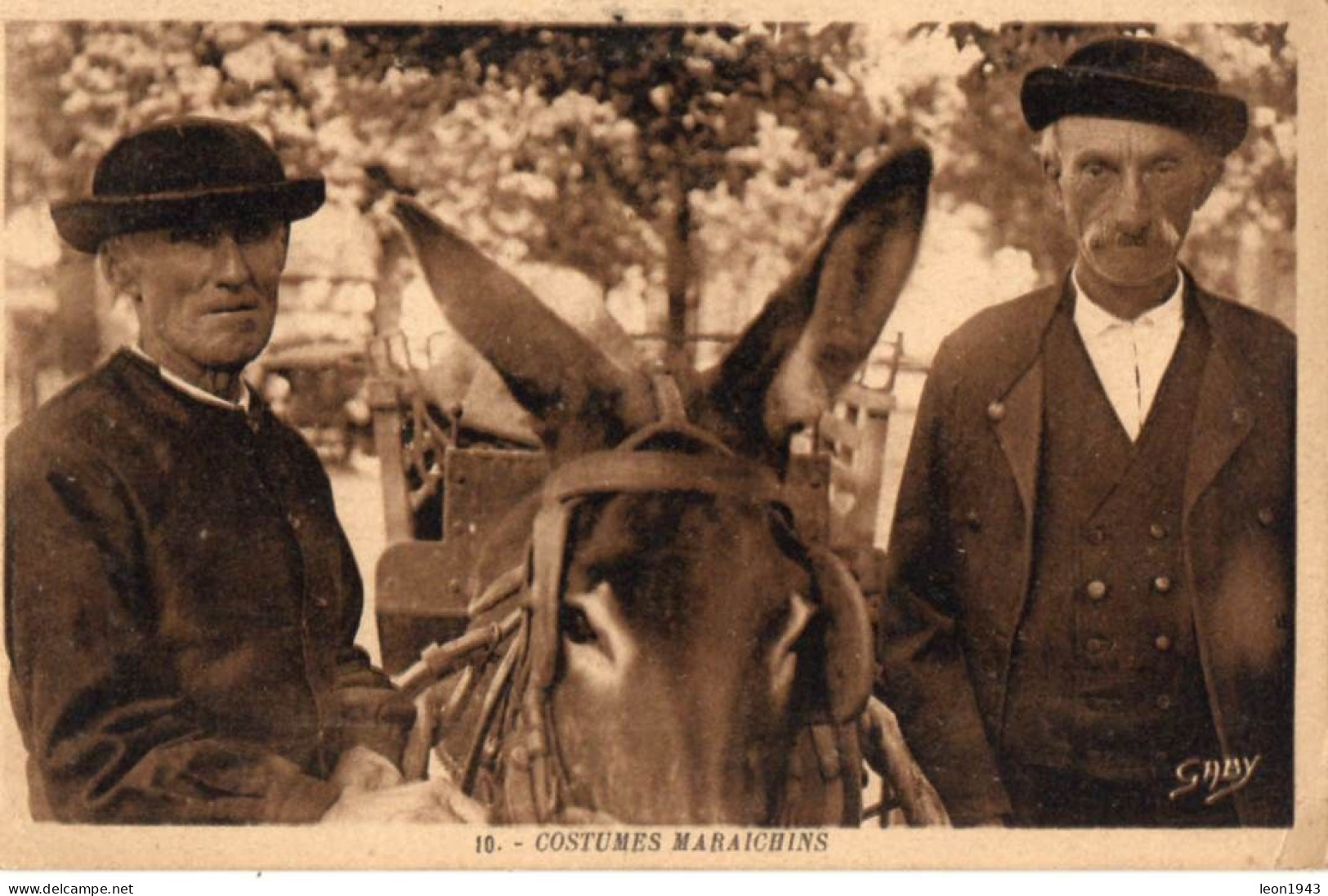 14648-LE-FOLKLORE-COSTUMES MARAICHIN----VENDEE---------------------animée - Kostums