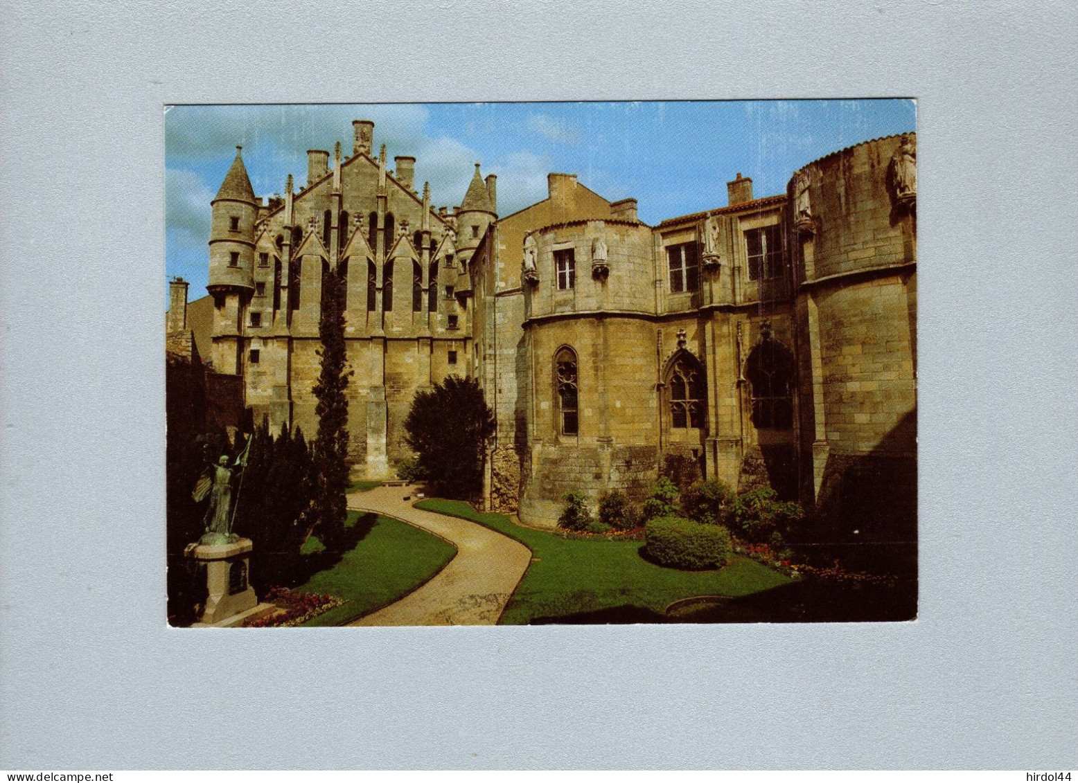 Poitiers (86) : Le Palais Des Ducs D'Aquitaine Et La Tour Maubergeon - Poitiers