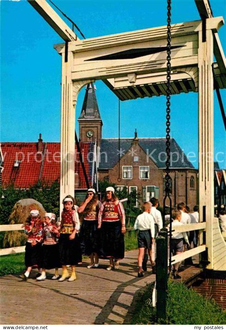 72826112 Marken Trachtentraeger Kirche Bruecke Marken - Sonstige & Ohne Zuordnung