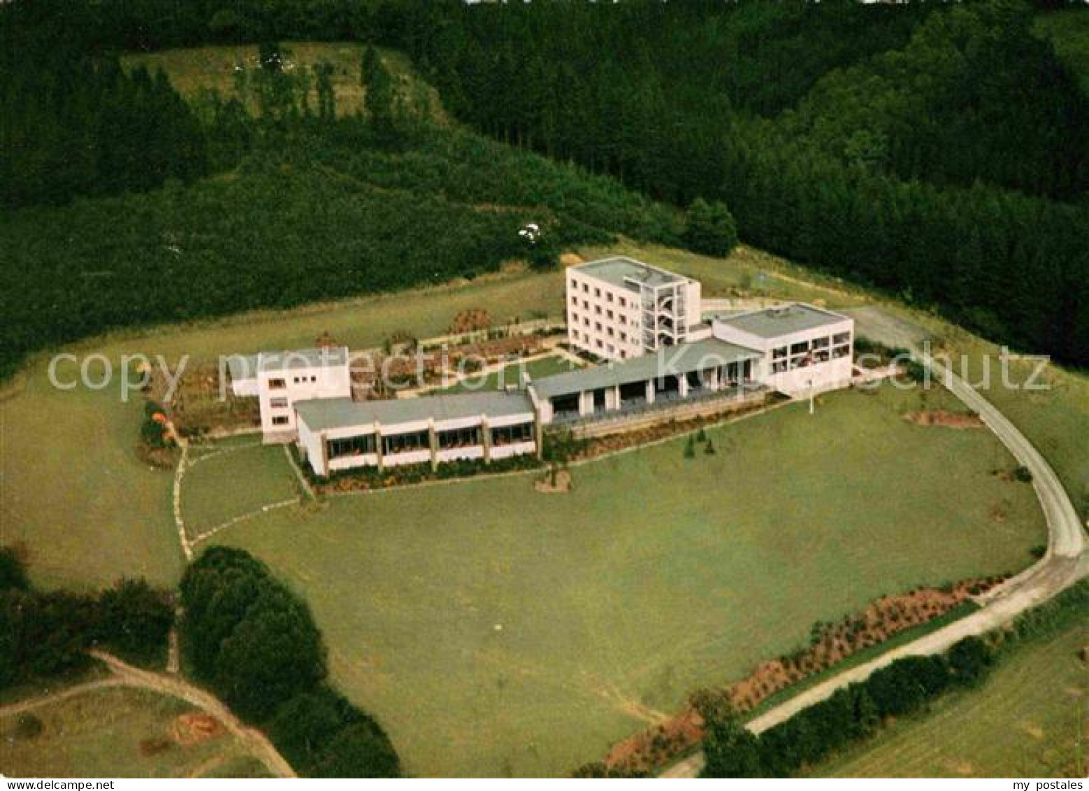 72826092 Bergneustadt Fliegeraufnahme Sanatorium  Bergneustadt - Bergneustadt