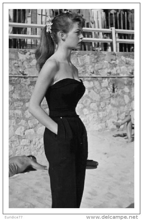 Sexy BRIGITTE BARDOT Actress PIN UP PHOTO Postcard - Publisher RWP 2003 (144) - Künstler