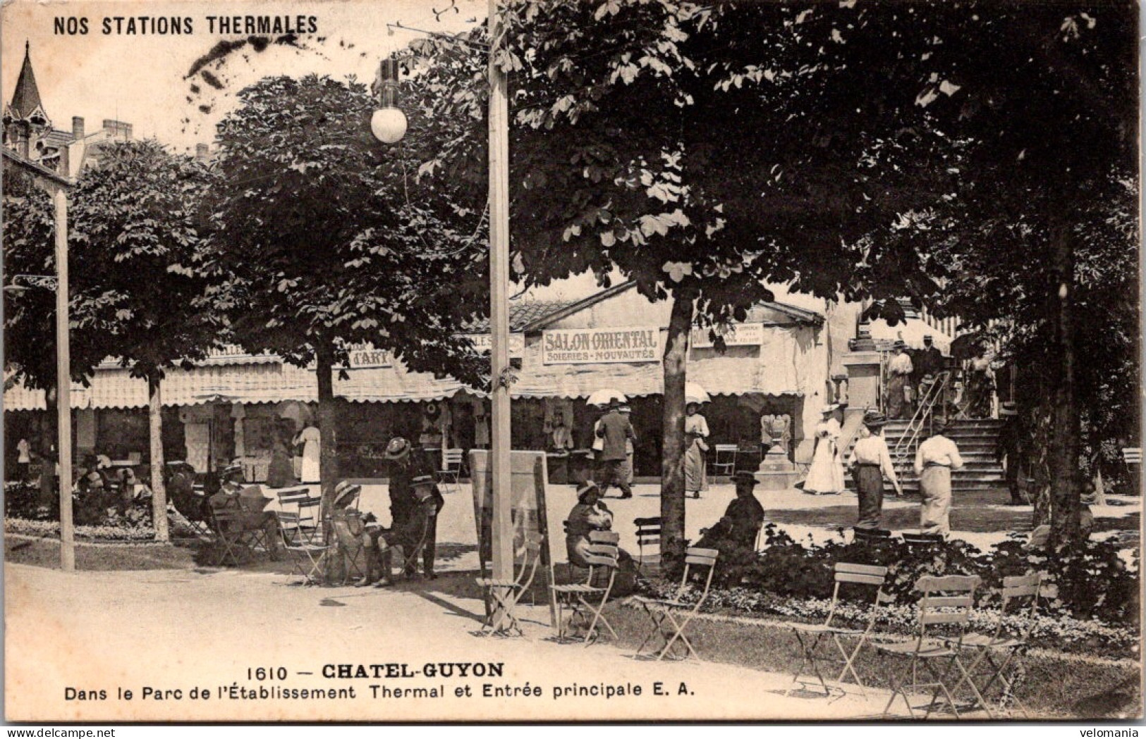 20695 Cpa 63 Chatel-Guyon - Dans Le Parc De L' Etablissement Thermal - Châtel-Guyon