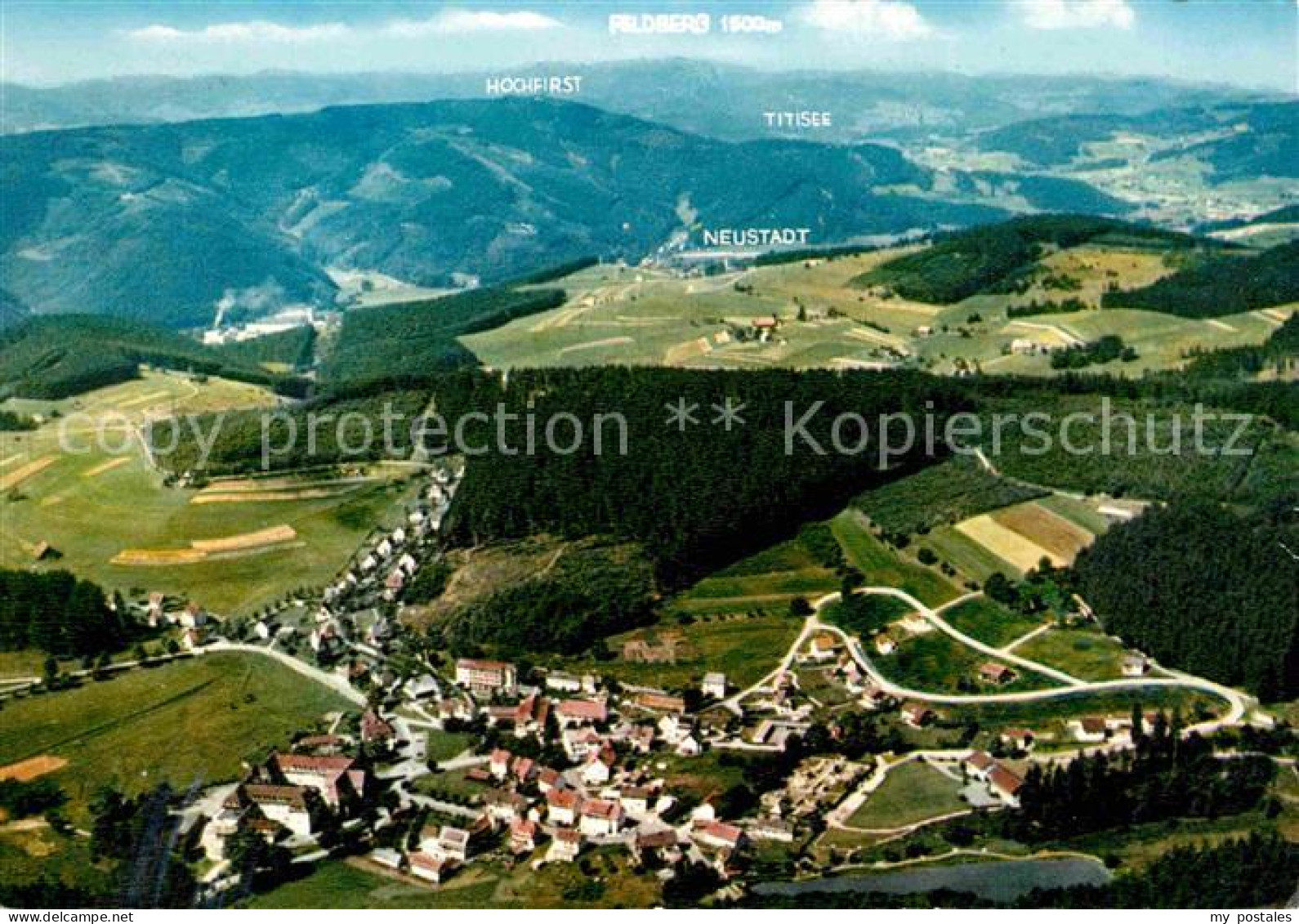 72825202 Friedenweiler Hoehenluftkurort Im Schwarzwald Blick Zum Feldberg Fliege - Autres & Non Classés