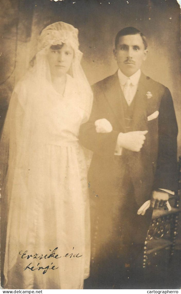 Souvenir Photo Postcard Wedding Bride Groom Flower Bouquet - Marriages