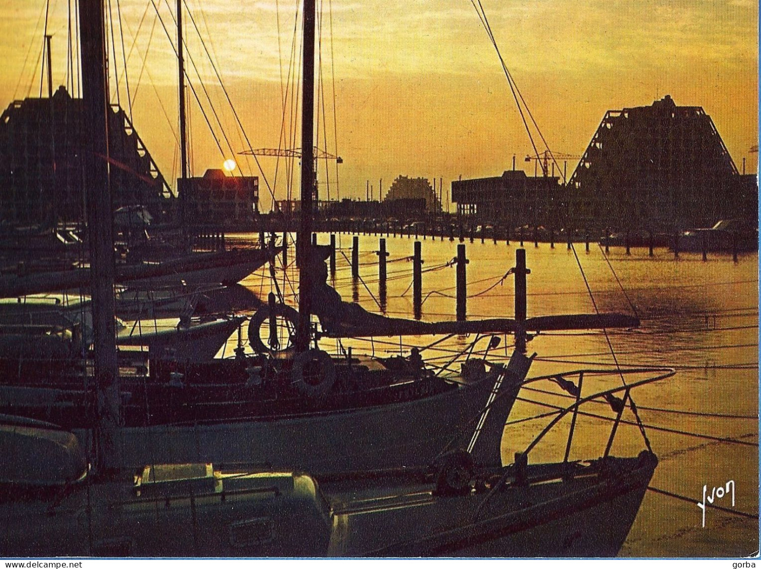 *CPM - 34 - LA GRANDE MOTTE - Coucher De Soleil Sur Le Port - Andere & Zonder Classificatie