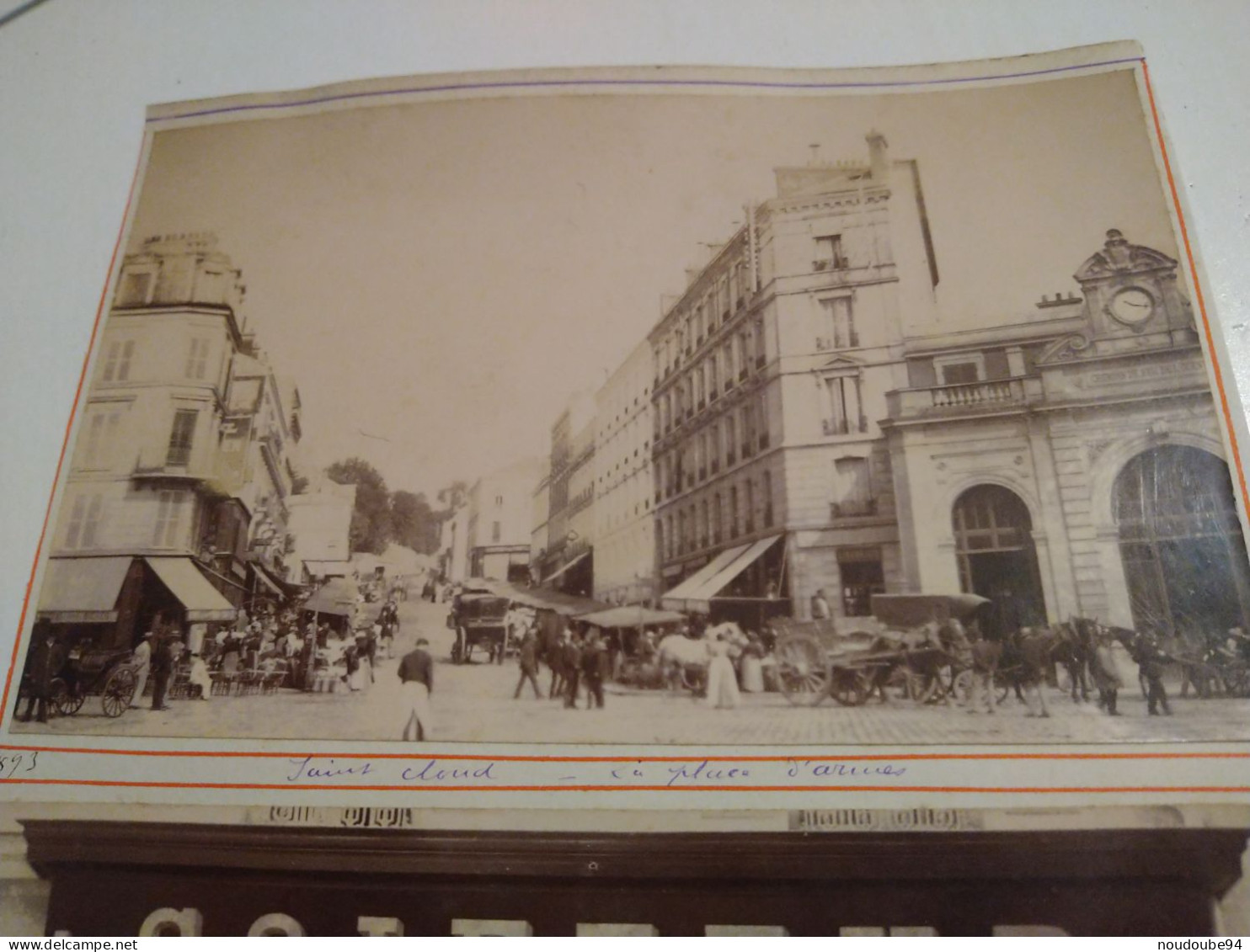 92 Hauts De Seine Saint Cloud Lot De 2 Photos Collees Sur Carton La Place D'armes Et Belle Devanture Coiffeur - Saint Cloud