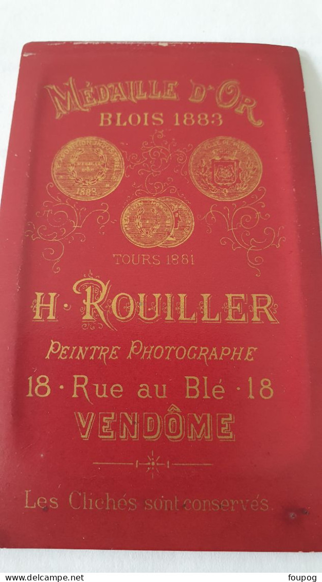 PHOTO CDV JEUNE HOMME COMMUNIANT -  PHOTOGRAPHE ROUILLER VENDOME   V° 10.5X6.5 CM - Anciennes (Av. 1900)