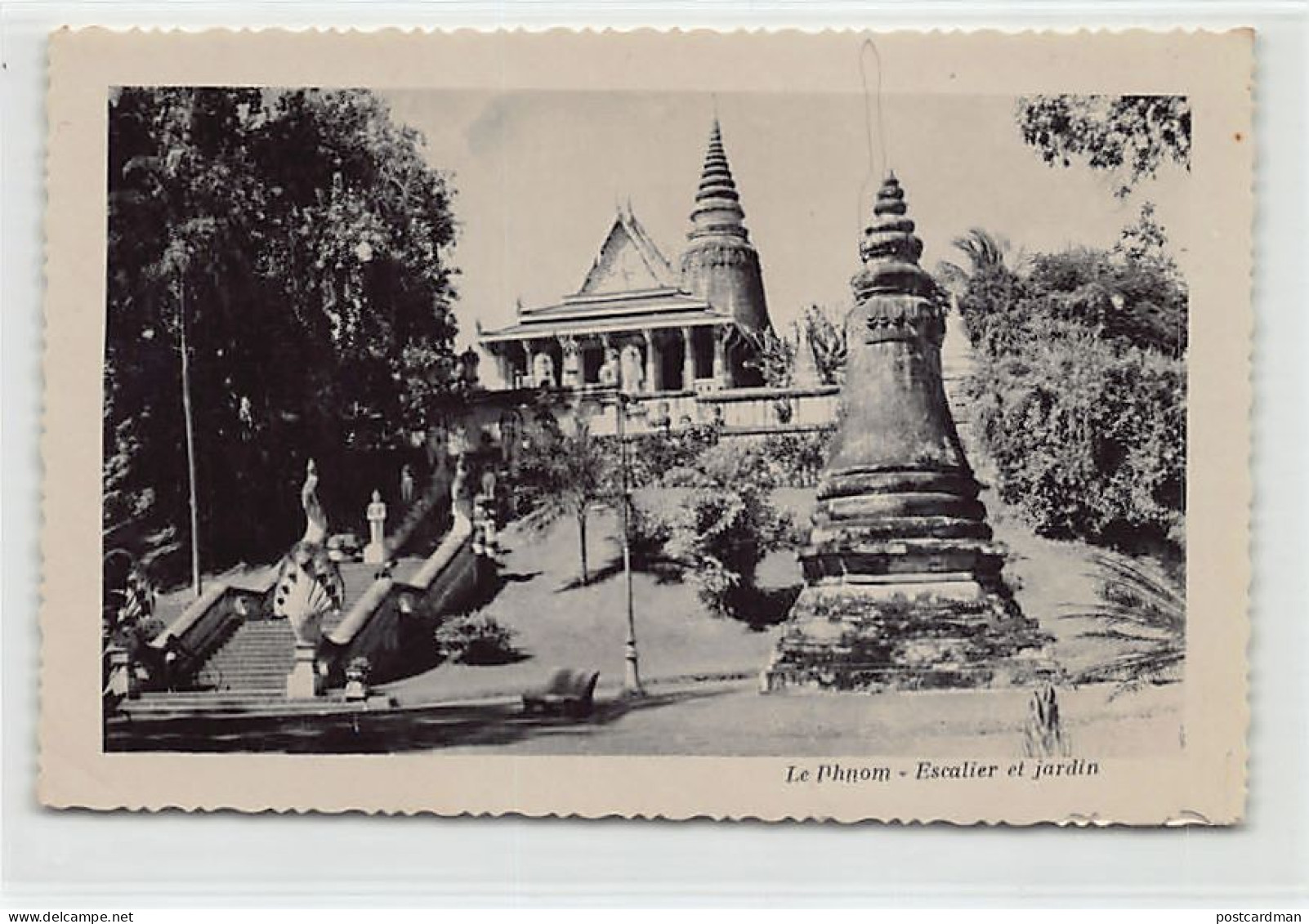 Cambodge - PHNOM PENH - Le Pnom, Escaliers Et Jardin - CARTE PHOTO - Ed. Inconnu  - Cambodia