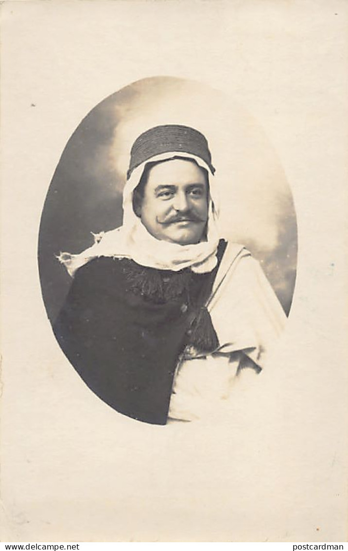 TUNISIE - Européen En Costume Arabe - CARTE PHOTO Année 1909 - Ed. Inconnu  - Tunisie