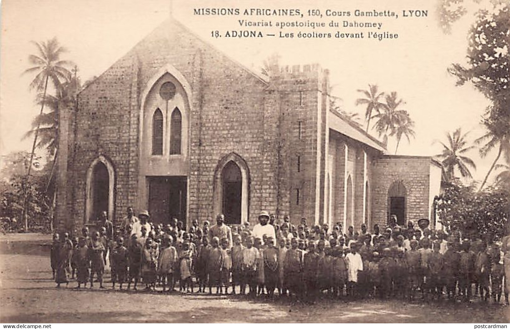Bénin - ADJONA - Les écoliers Devant L'église - Ed. Missions Africaines 18 - Benín
