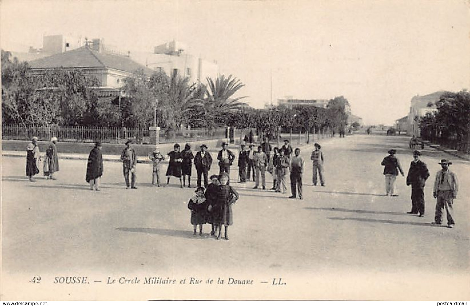 Tunisie - SOUSSE - Le Cercle Militaire Et La Rue De La Douane - Ed. LL Levy 42 - Tunisia