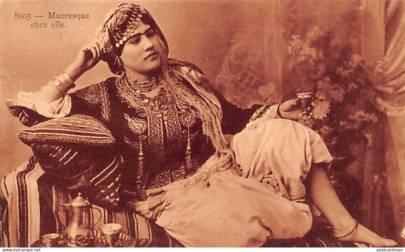 Algérie - Scènes & Types - Mauresque Chez Elle - Ed. A.D.I.A. 8005 - Frauen