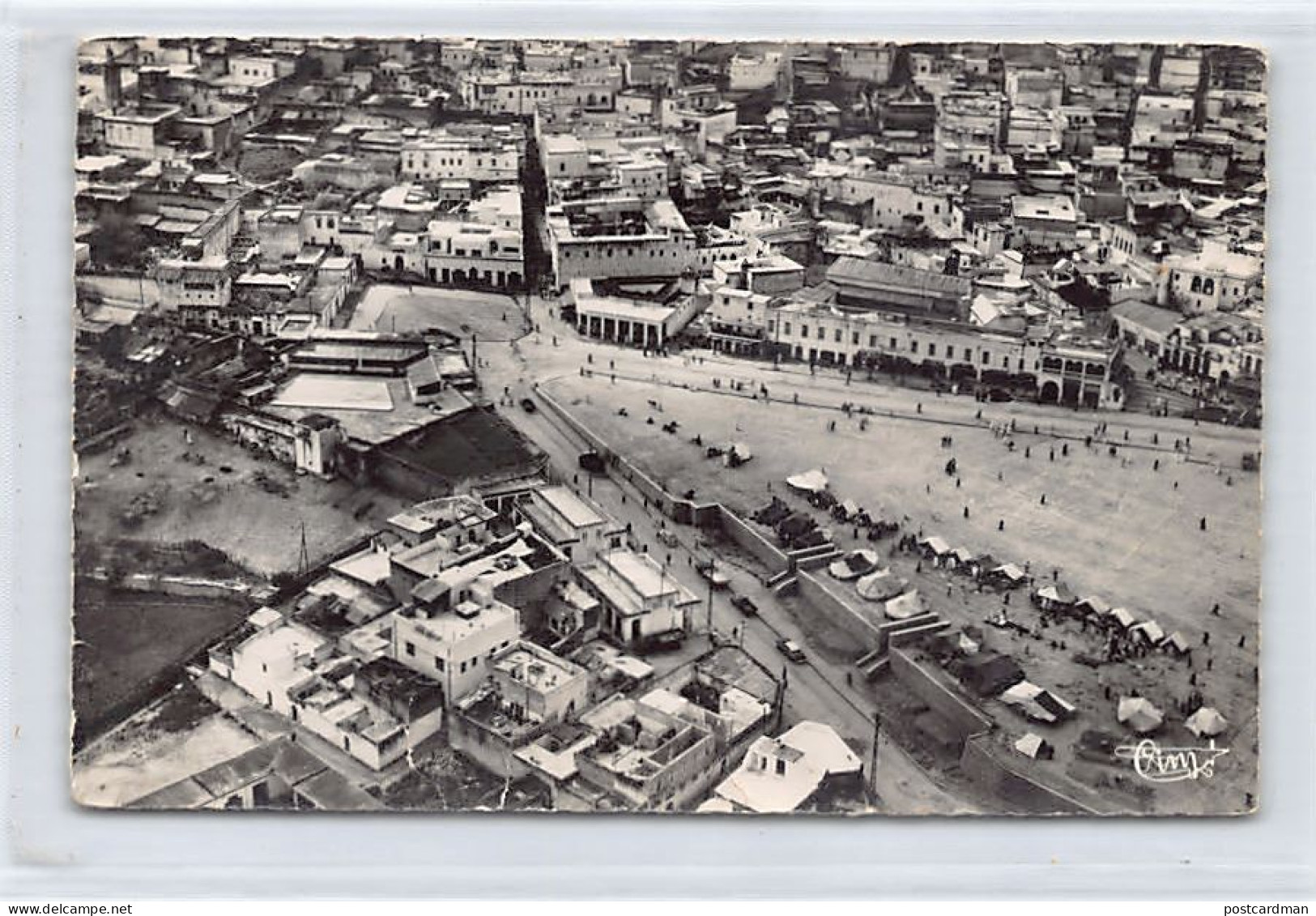 Maroc - OUEZZANE - Vue Générale Aérienne De La Place Du Souk - Ed. Combier 35 - 47 - Other & Unclassified