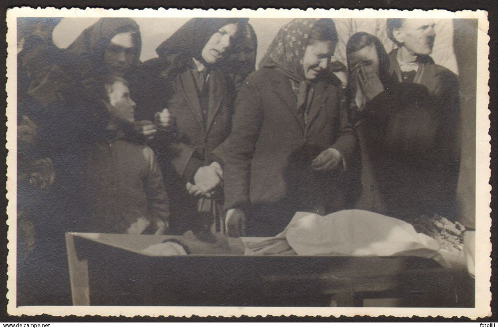 Funeral Dead Man In A Coffin Post Mortem Old Photo 13x9 Cm #40327 - Personas Anónimos