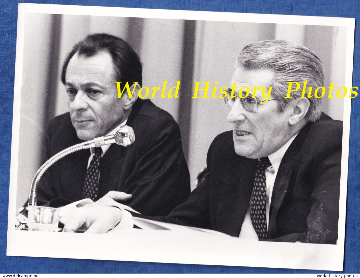 Photo D'un Rassemblement Politique à Identifier - Michel ROCARD & Roger LERAY - Vers 1985 - Ministre Homme Franc Maçon - Beroemde Personen