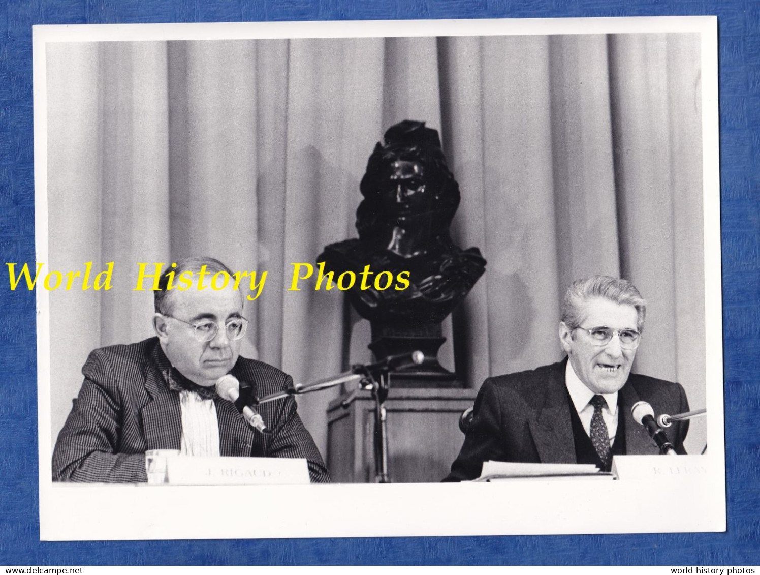 Photo D'un Rassemblement Politique à Identifier - Jacques RIGAUD & Roger LERAY - Vers 1985 - Haut Fonctionnaire Homme - Berühmtheiten